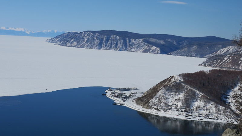 Теплые берега зимнего Байкала